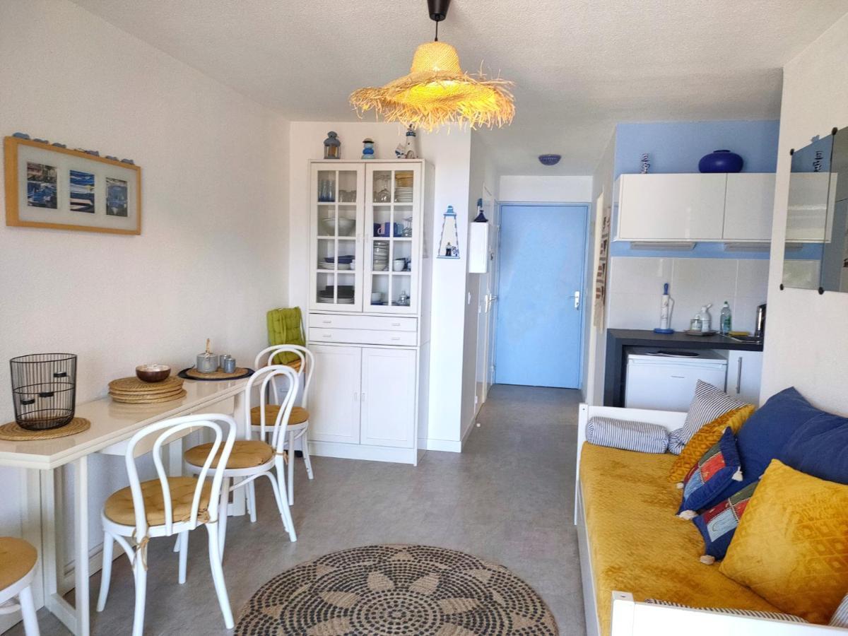 Appartement Avec Terrasse Vue Mer, Proximite Plage, Place Parking Sanary-sur-Mer Exterior photo