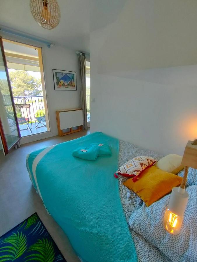 Appartement Avec Terrasse Vue Mer, Proximite Plage, Place Parking Sanary-sur-Mer Exterior photo