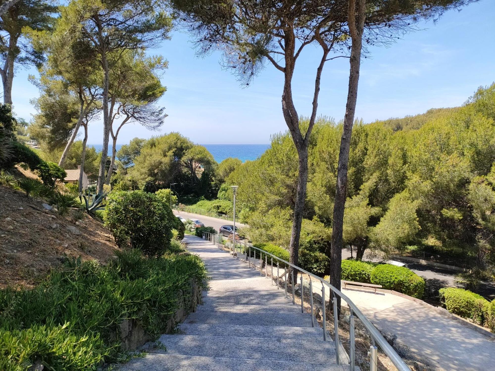Appartement Avec Terrasse Vue Mer, Proximite Plage, Place Parking Sanary-sur-Mer Exterior photo
